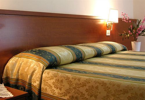 Maryelen Hotel 2*
