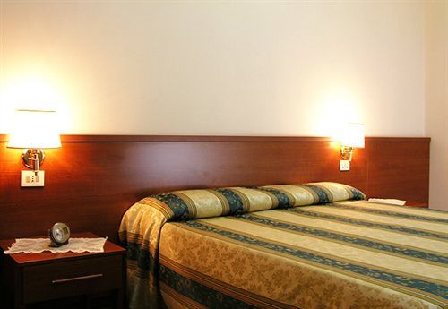 Maryelen Hotel 2*