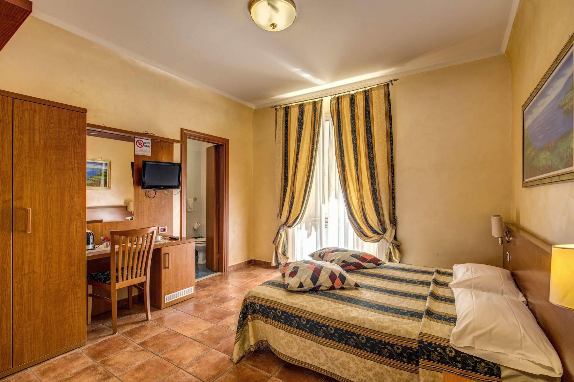 Maryelen Hotel 2*