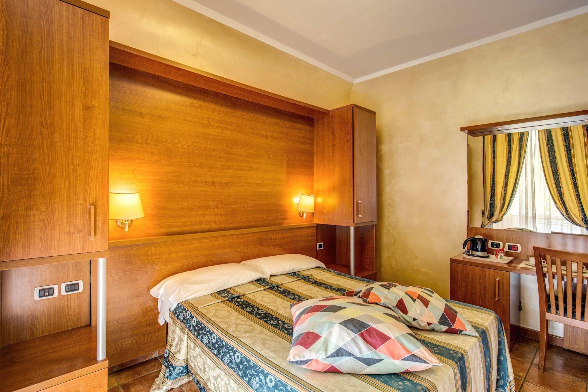 Maryelen Hotel 2*
